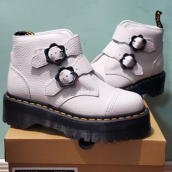 NIB DR. MARTENS Devon Flower Buckle White Leather Platform Boots Various Sizes - Picture 6 of 15
